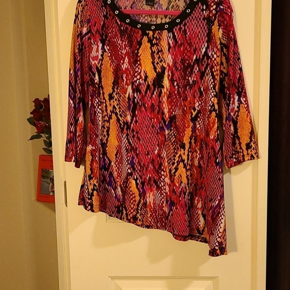 Investments- Colorful tunic - Picture 1 of 3